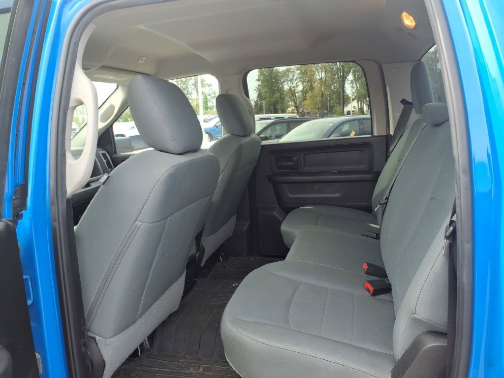 Used 2018 RAM 2500 Tradesman w/ Chrome Appearance Group AWD/4WD image 8