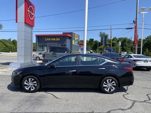 Used 2024 Nissan Altima 2.5 S FWD image 2