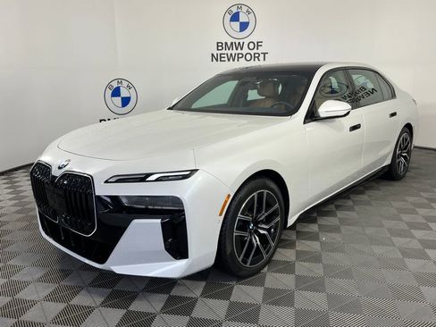 Used 2025 BMW 740i xDrive 740i xDrive image 3