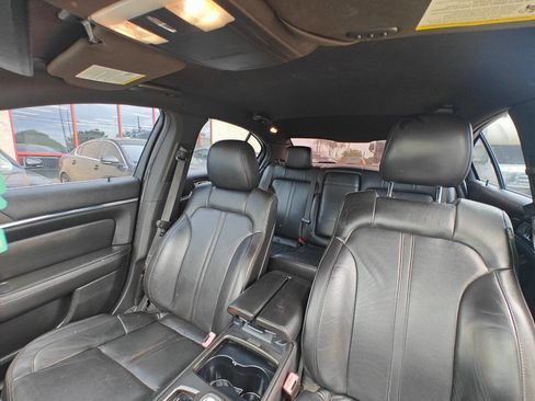 Used 2013 Lincoln MKS FWD image 10
