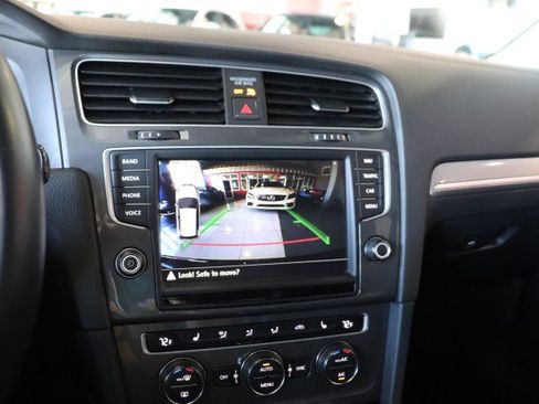 Used 2016 Volkswagen e-Golf SEL Premium image 36