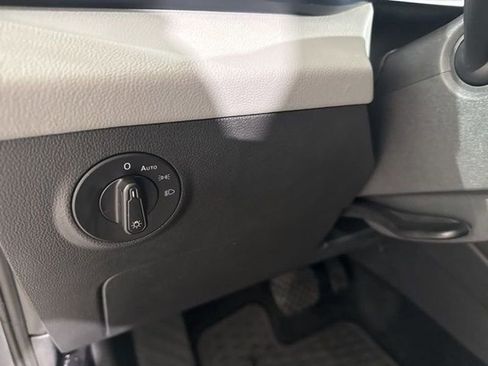 Used 2022 Volkswagen Taos SE image 22