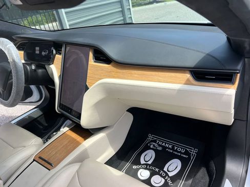 Used 2020 Tesla Model S AWD image 15