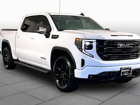 Used 2025 GMC Sierra 1500 Elevation w/ Elevation Premium Package AWD/4WD image 4