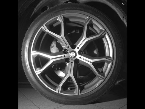 Used 2021 BMW X5 xDrive40i w/ M Sport Package AWD/4WD image 9