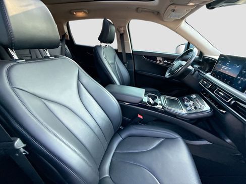 Used 2023 Lincoln Nautilus Reserve image 28