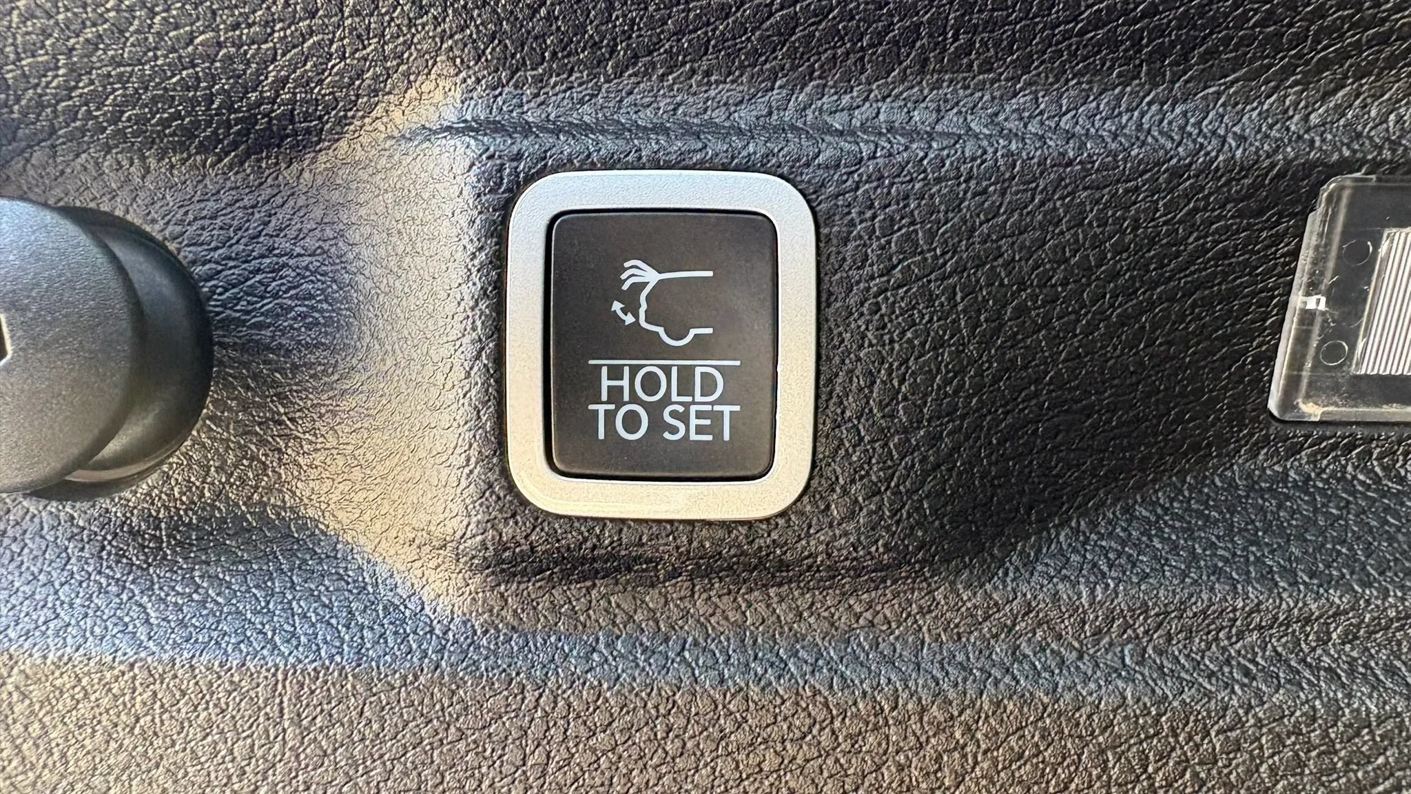 Used 2021 Jeep Grand Cherokee L Laredo AWD/4WD image 27
