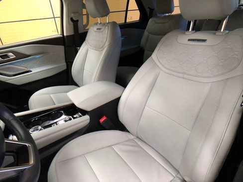 Used 2025 Ford Explorer Platinum w/ LUX Leather Package image 10