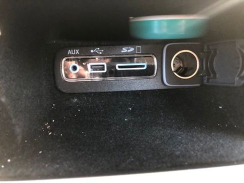 Used 2017 Jeep Grand Cherokee Limited image 32