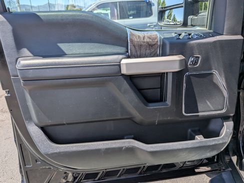 Used 2018 Ford F350 Lariat w/ Lariat Ultimate Package AWD/4WD image 14