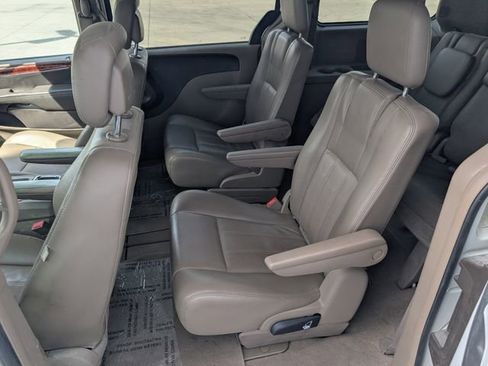 Used 2012 Chrysler Town & Country Touring w/ Entertainment Group #1 FWD image 13