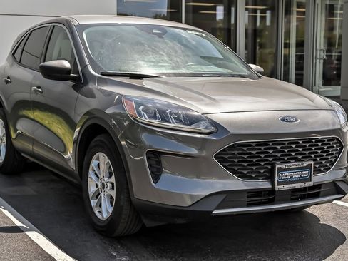 Certified 2022 Ford Escape SE w/ Cold Weather Package AWD/4WD image 12