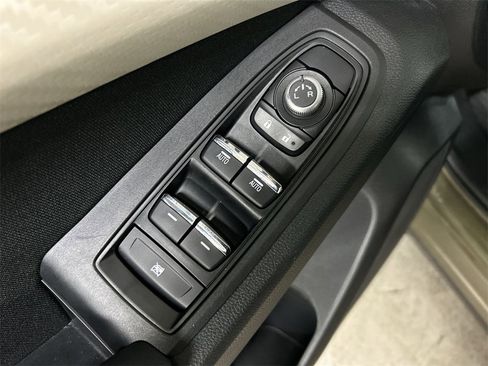 Certified 2022 Subaru Ascent Premium w/ Convenience Package image 16