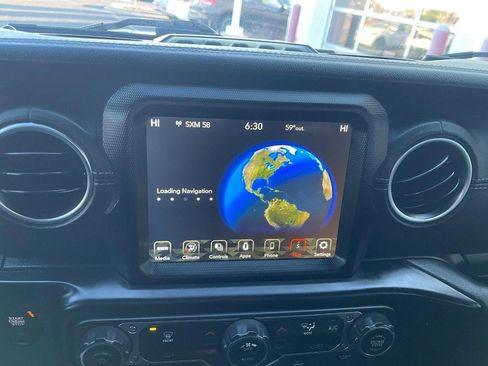 Used 2022 Jeep Wrangler Unlimited Sahara image 25