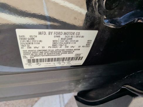 Certified 2024 Ford Explorer XLT w/ Equipment Group 202A RWD image 36