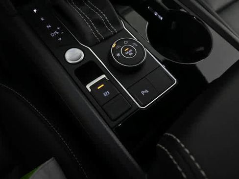 Certified 2023 Volkswagen Atlas Cross Sport SEL image 28