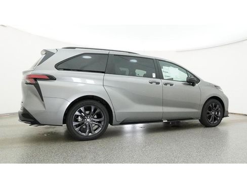 New 2026 Toyota Sienna XSE FWD image 26