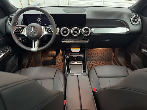 Used 2026 Mercedes-Benz GLB 250 image 22