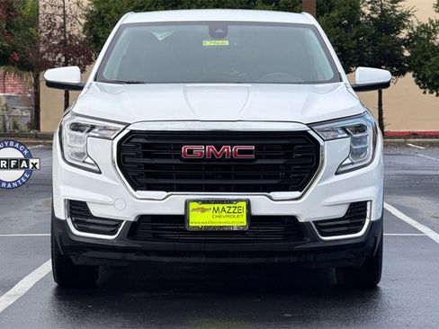 Used 2024 GMC Terrain SLE image 6