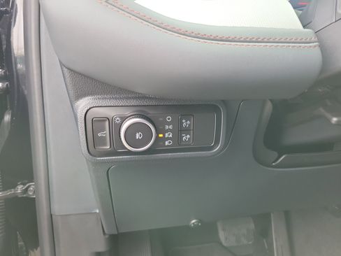 Used 2026 Ford Explorer Active w/ Active Comfort Package RWD image 10