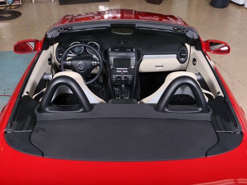 Used 2005 Mercedes-Benz SLK 350 w/ Entertainment Pkg image 31