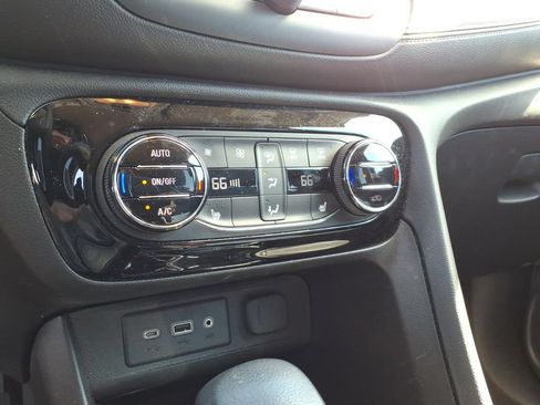 Used 2023 Buick Encore GX Essence w/ Experience Buick Package FWD image 20