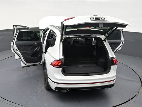 Used 2024 Volkswagen Tiguan SE R-Line FWD image 32