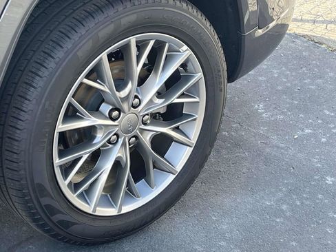 Used 2025 Jeep Grand Cherokee Summit image 26