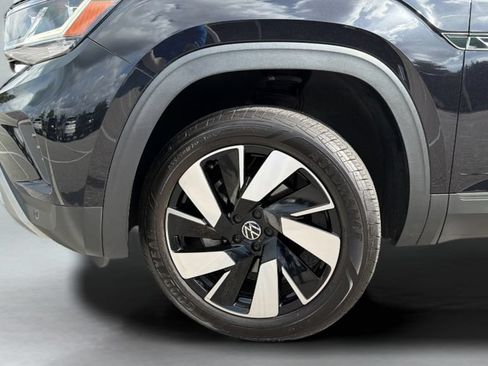 Used 2022 Volkswagen Atlas Cross Sport SE FWD image 32