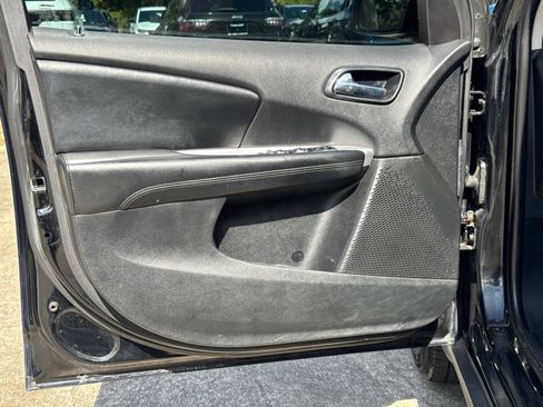 Used 2018 Dodge Journey SE FWD image 16