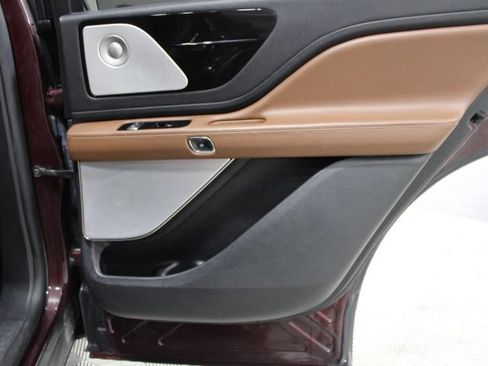 Used 2022 Lincoln Aviator Reserve w/ Equipment Group 201A AWD/4WD image 30