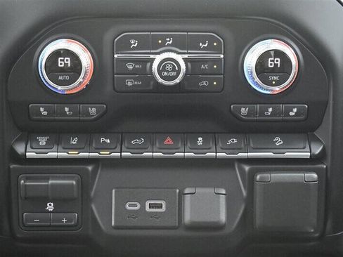 Used 2022 GMC Sierra 2500 Denali w/ Denali Ultimate Package image 21