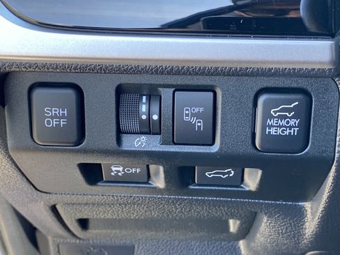 Used 2017 Subaru Forester 2.5i Touring AWD/4WD image 14
