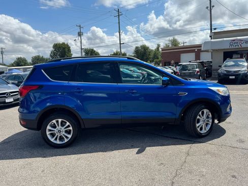 Used 2019 Ford Escape SEL image 3
