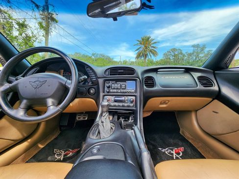 Used 1998 Chevrolet Corvette Convertible w/ Memory Pkg image 21