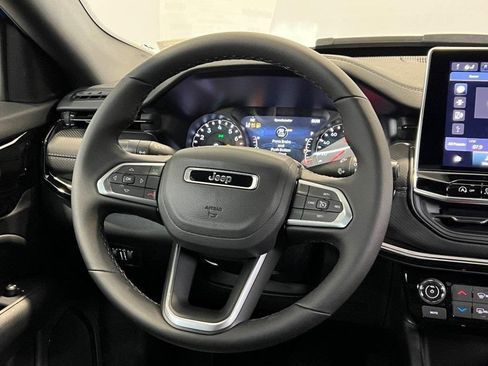 New 2026 Jeep Compass Latitude image 18