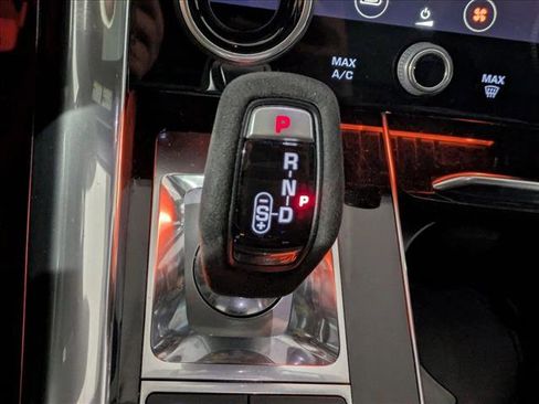 Used 2020 Land Rover Range Rover Sport HST image 12