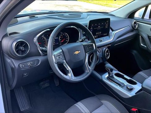 Used 2025 Chevrolet Blazer LT AWD/4WD image 17