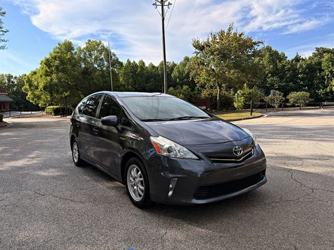 Used 2014 Toyota Prius V Three FWD image 3