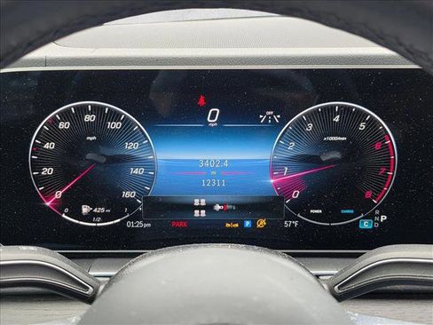 Used 2025 Mercedes-Benz GLS 450 4MATIC image 11