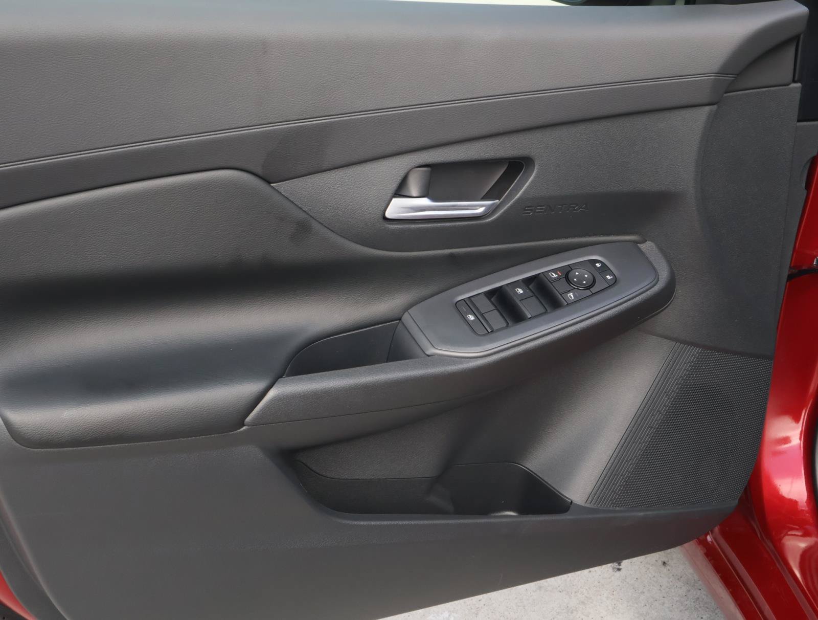 Used 2026 Nissan Sentra SV w/ SV Convenience Package FWD image 15