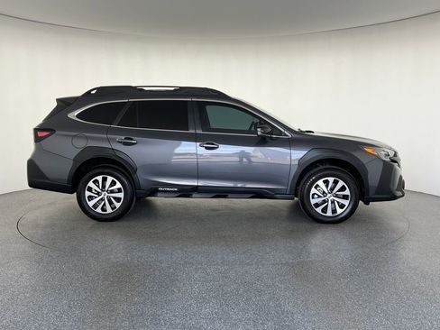 Certified 2025 Subaru Outback Premium w/ Popular Package #1A image 2