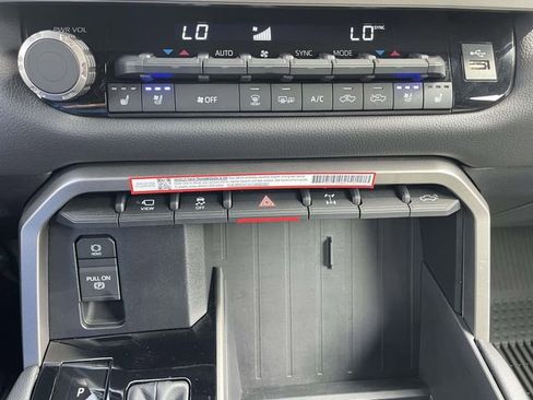 Used 2025 Toyota Tundra Limited w/ TRD Off-Road Package AWD/4WD image 38