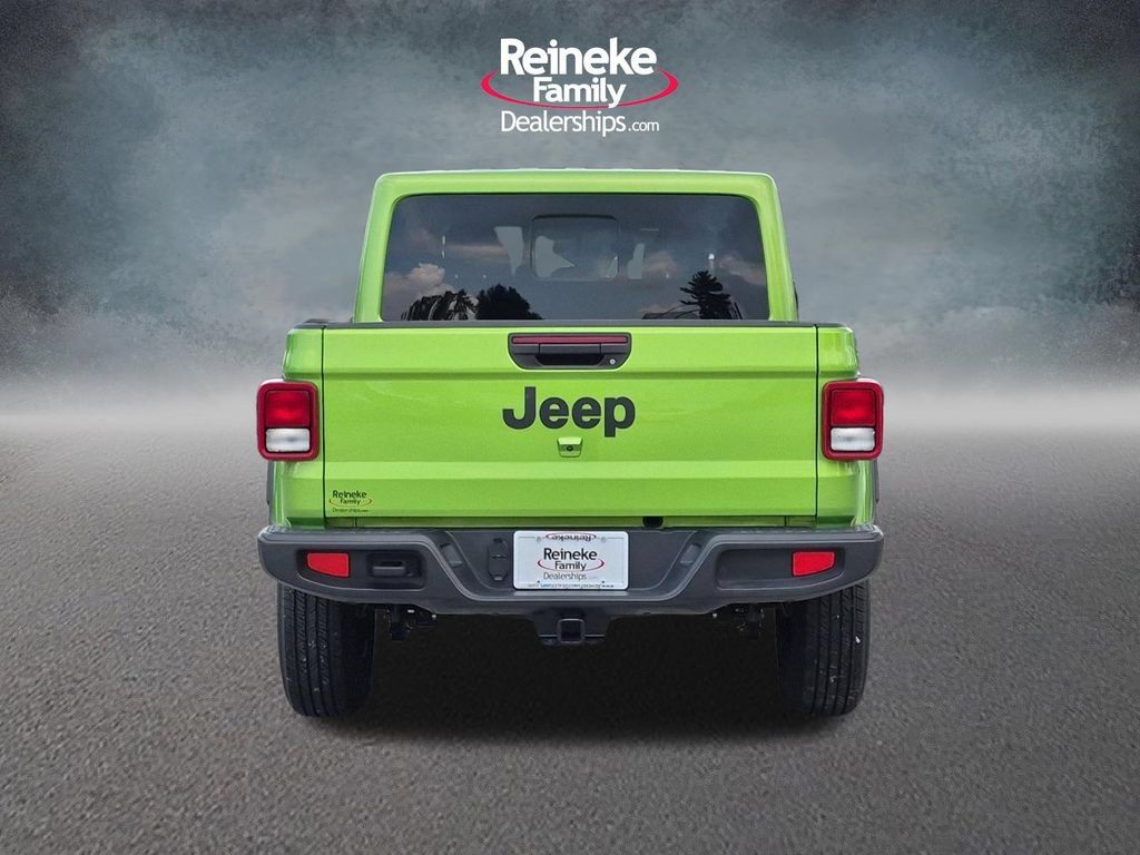 Used 2025 Jeep Gladiator Sport AWD/4WD image 6