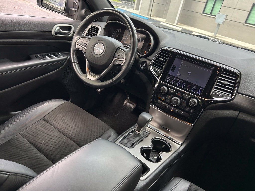 Certified 2019 Jeep Grand Cherokee Laredo w/ Laredo X Package RWD image 10