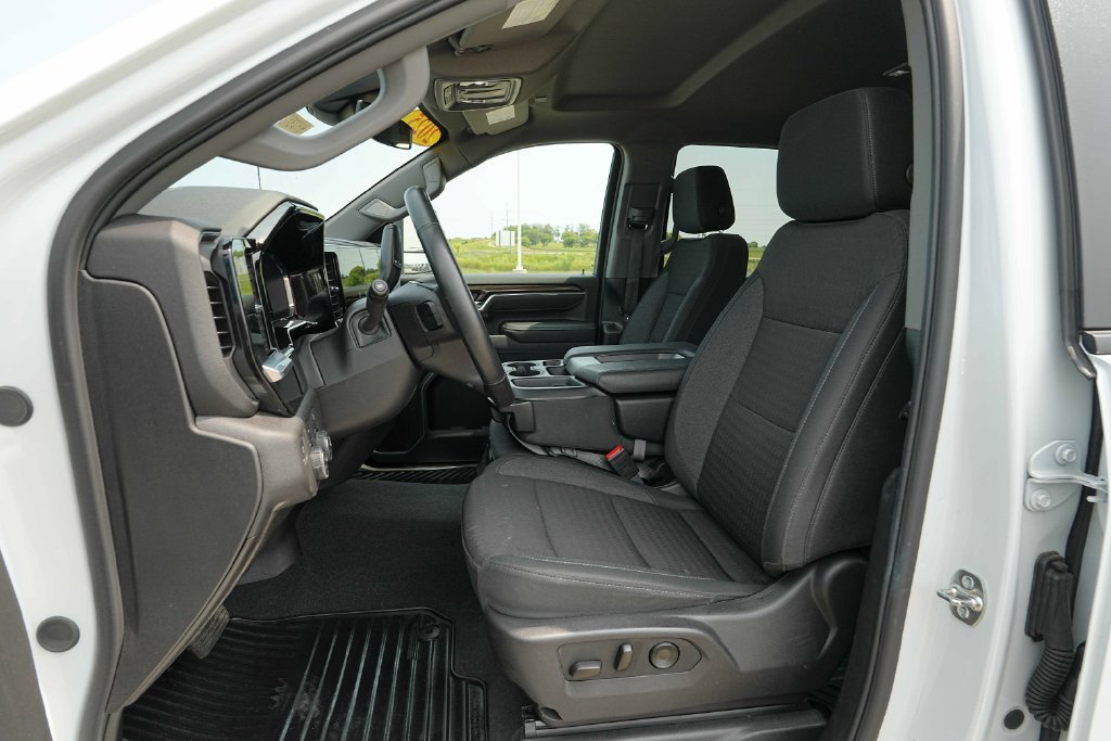 Used 2025 Chevrolet Silverado 2500 LT w/ Convenience Package AWD/4WD image 18