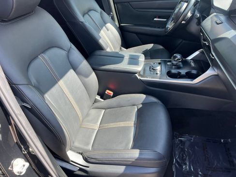 Certified 2025 MAZDA CX-90 3.3 Turbo w/ Select Package AWD/4WD image 16