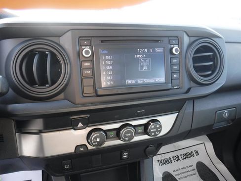 Used 2019 Toyota Tacoma 2WD Access Cab image 15