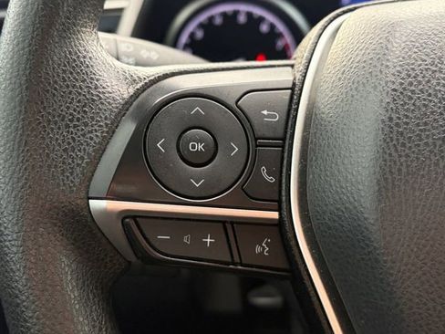 Used 2022 Toyota Camry LE image 6