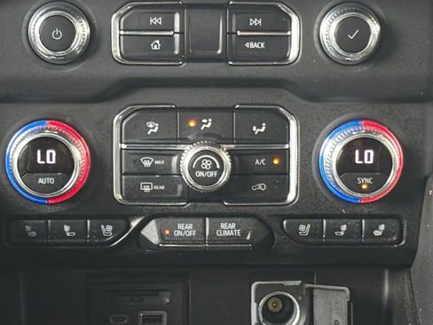 Used 2021 GMC Yukon XL SLT w/ SLT Premium Package RWD image 5